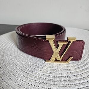 Louis Vuitton LV 40mm Belt Burgundy Monogram Vernis Calfskin Gold Buckle